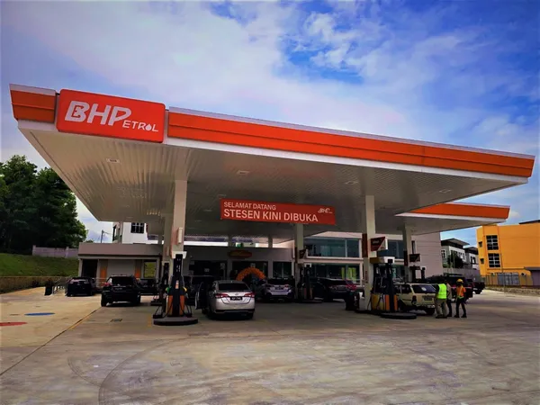 BHPetrol station forecourt on Lebuh SPA, Melaka