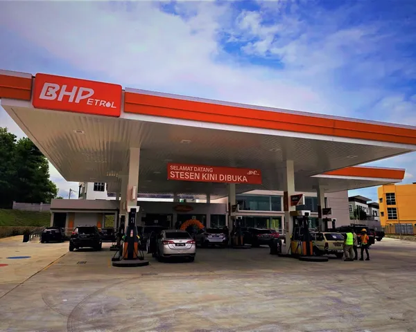 A New 120kW Fast Charger Opens on Melaka's Lebuh SPA Highway for EV Road-Trippers