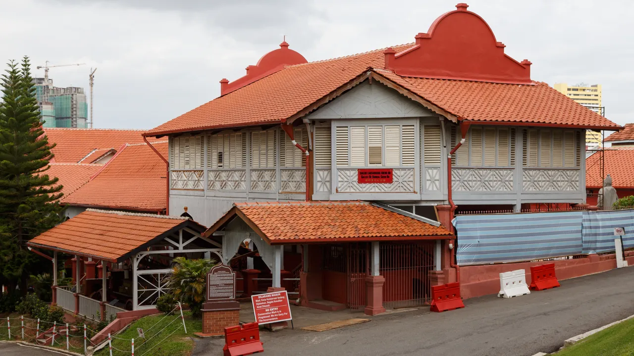 Stadthuys, the red Dutch colonial building in Banda Hilir where the new batik design was launched