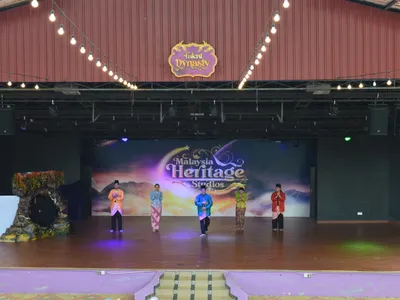 A 100-Strong Johor Dance Musical Brings Ghazal and Zapin to Melaka on 2 and 3 October