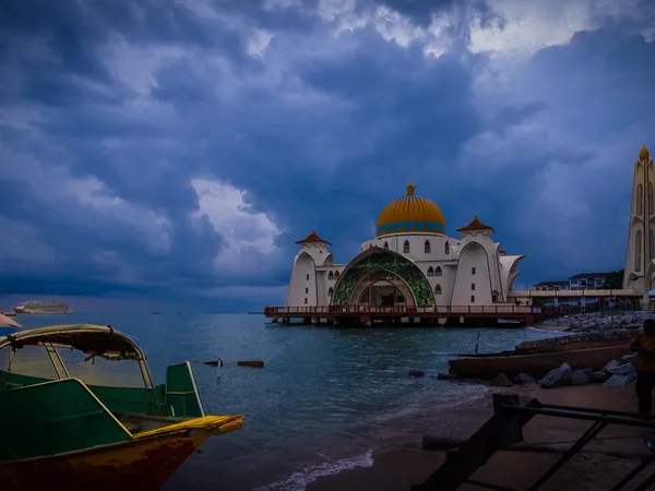 Masjid Selat Melaka